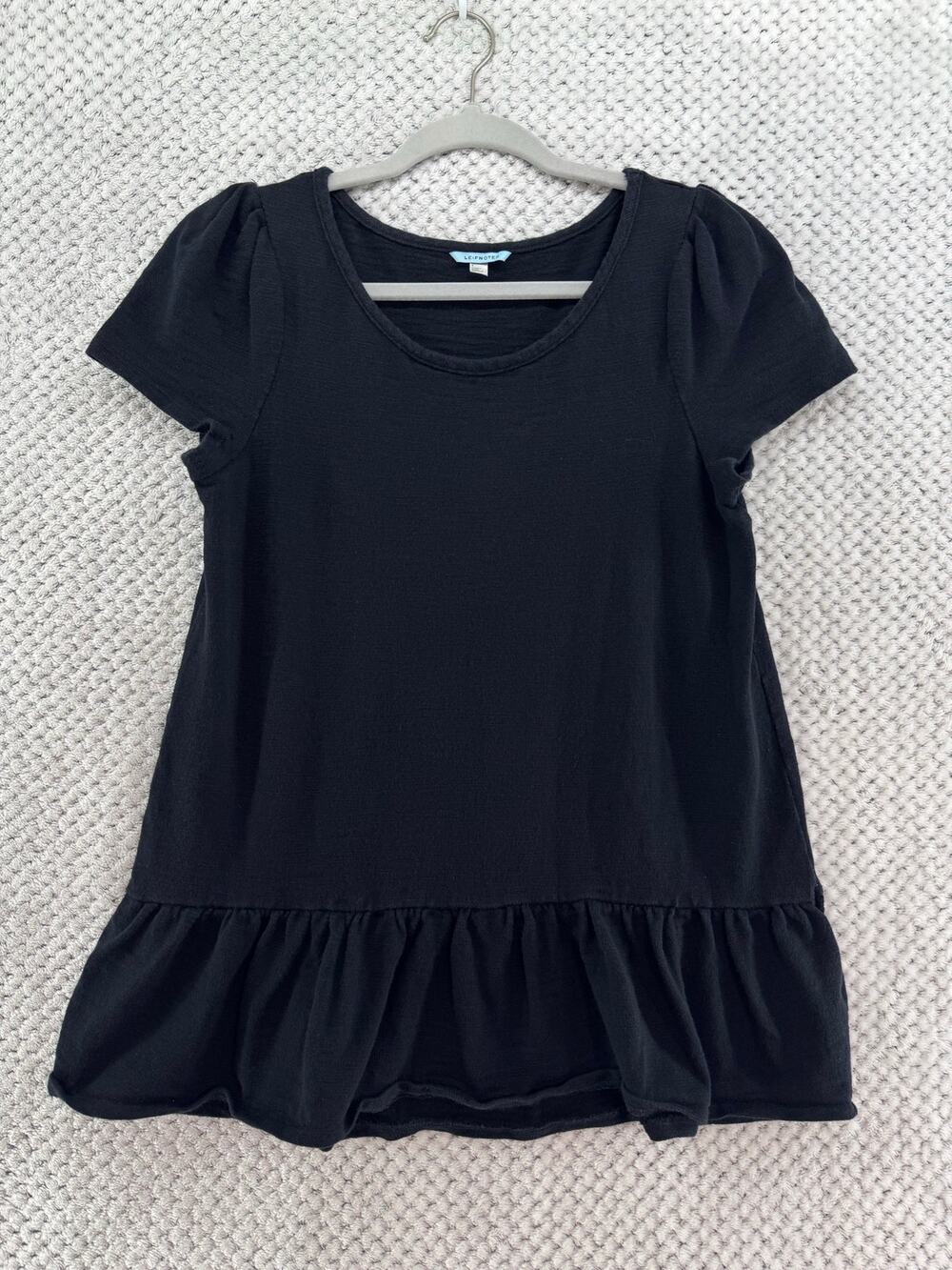 Leifnotes Top Womens S Black Cotton Stretch Ruffle Hem Crew Neck